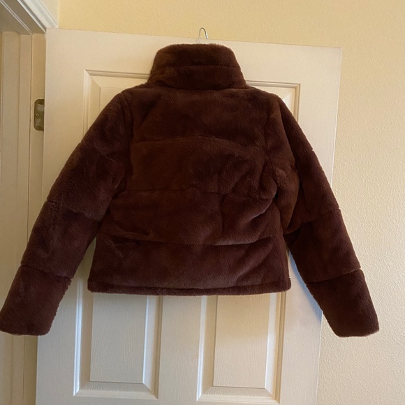 Cropped Faux Fur Jacket - Picture 2 of 4